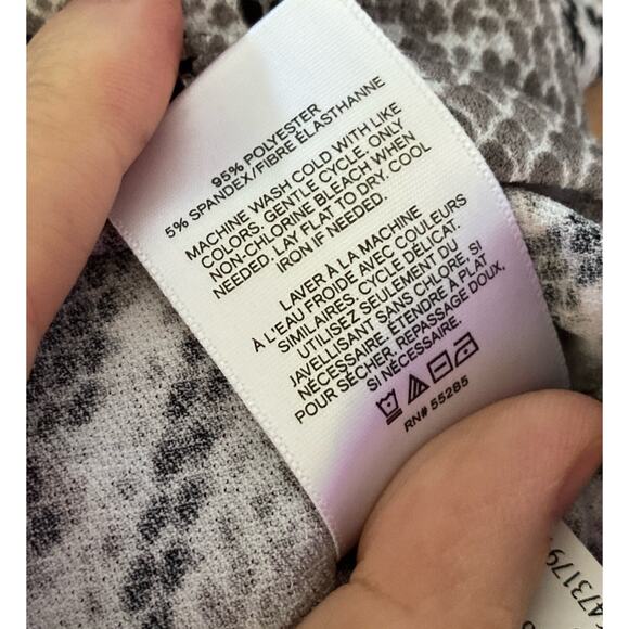 EXPRESS Womens Size XS Short Sleeve Snake Animal Print Polyester Blend Shirt - Picture 8 of 9